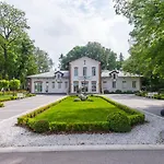 & Palac 4*