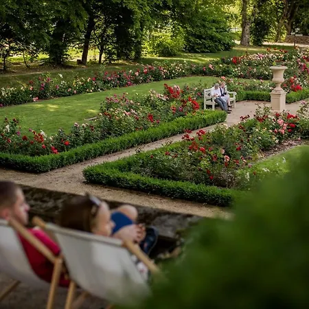 Hotel & Palac Mala Wies