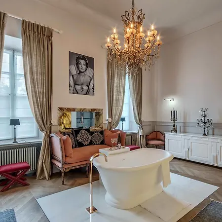 Hotel & Palac Mala Wies