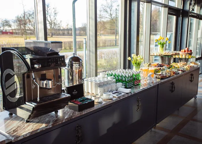 Hotel & Palac Mala Wies